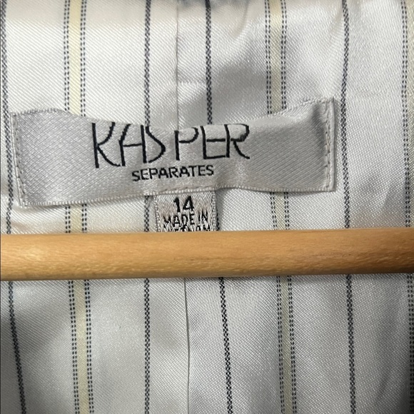 Kasper Black Blazer - Picture 4 of 6